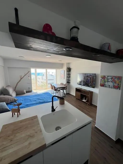 קלנג'ה Apartment With Sea Views 50M From The Beach ספרד